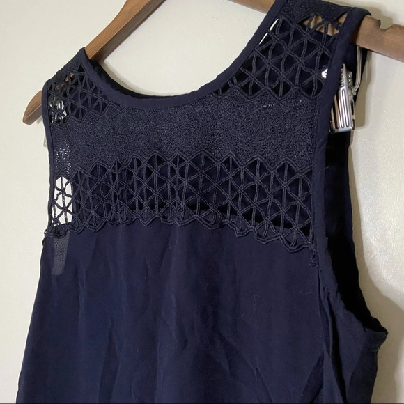 Sleeveless Open Knit Blouse Lightweight Summer Tank Top Size Small - Picture 2 of 9